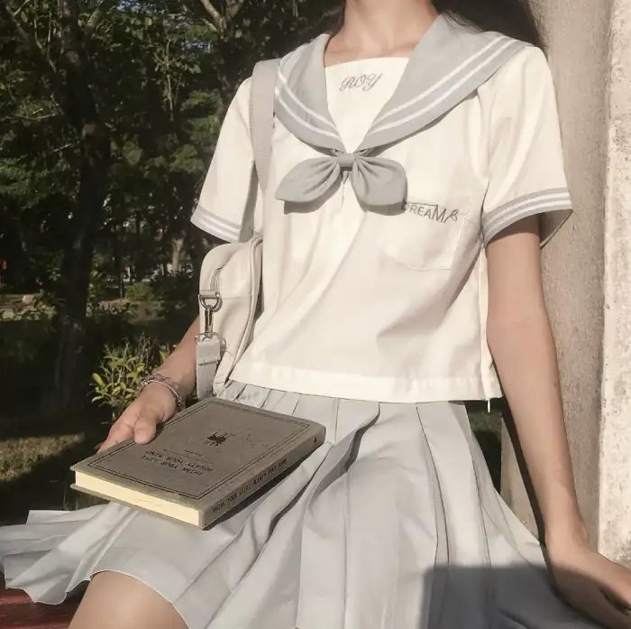 都是恋爱脑惹的祸 海报